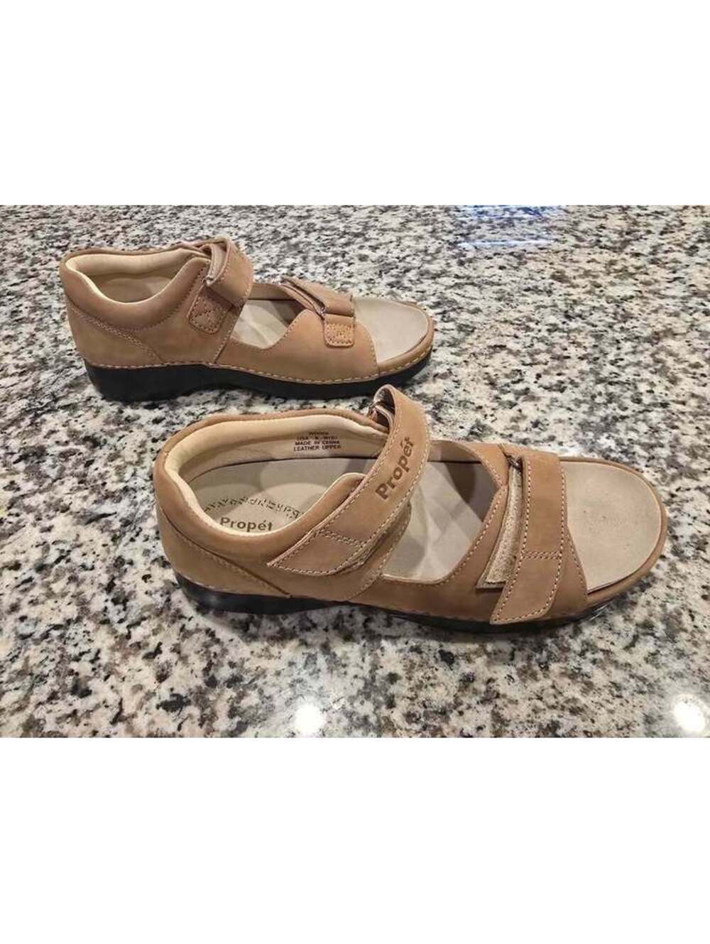 Propet Walker Comfort Shoes Women's Size 9. New Without Tags